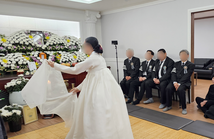 진혼제 사진